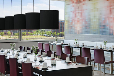 IntercityHotel Kiel: Restaurante