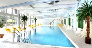 Hotel CESTA GRAND Aktivhotel & Spa: Zwembad