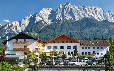 Romantik Alpenhotel Waxenstein: Vista exterior