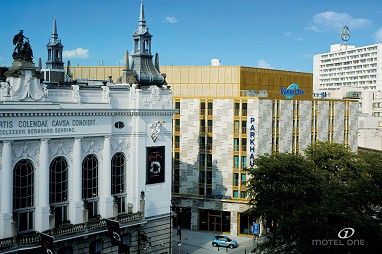 Motel One Berlin-Ku Damm: Außenansicht