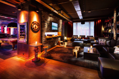 Pentahotel Prague: Bar/Lounge