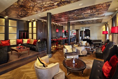 Falkensteiner Schlosshotel Velden : Bar/lounge