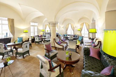 Falkensteiner Schlosshotel Velden : Hall