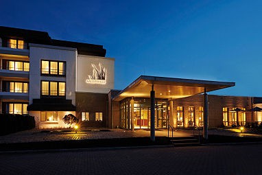 AALERNHÜS hotel & spa: Buitenaanzicht