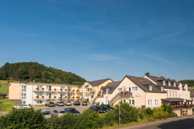 Landart Hotel Beim Brauer: Vista exterior