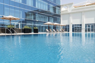 Radisson Blu Hotel Ajman: Zwembad