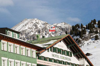 Hotel Edelweiss: Exterior View